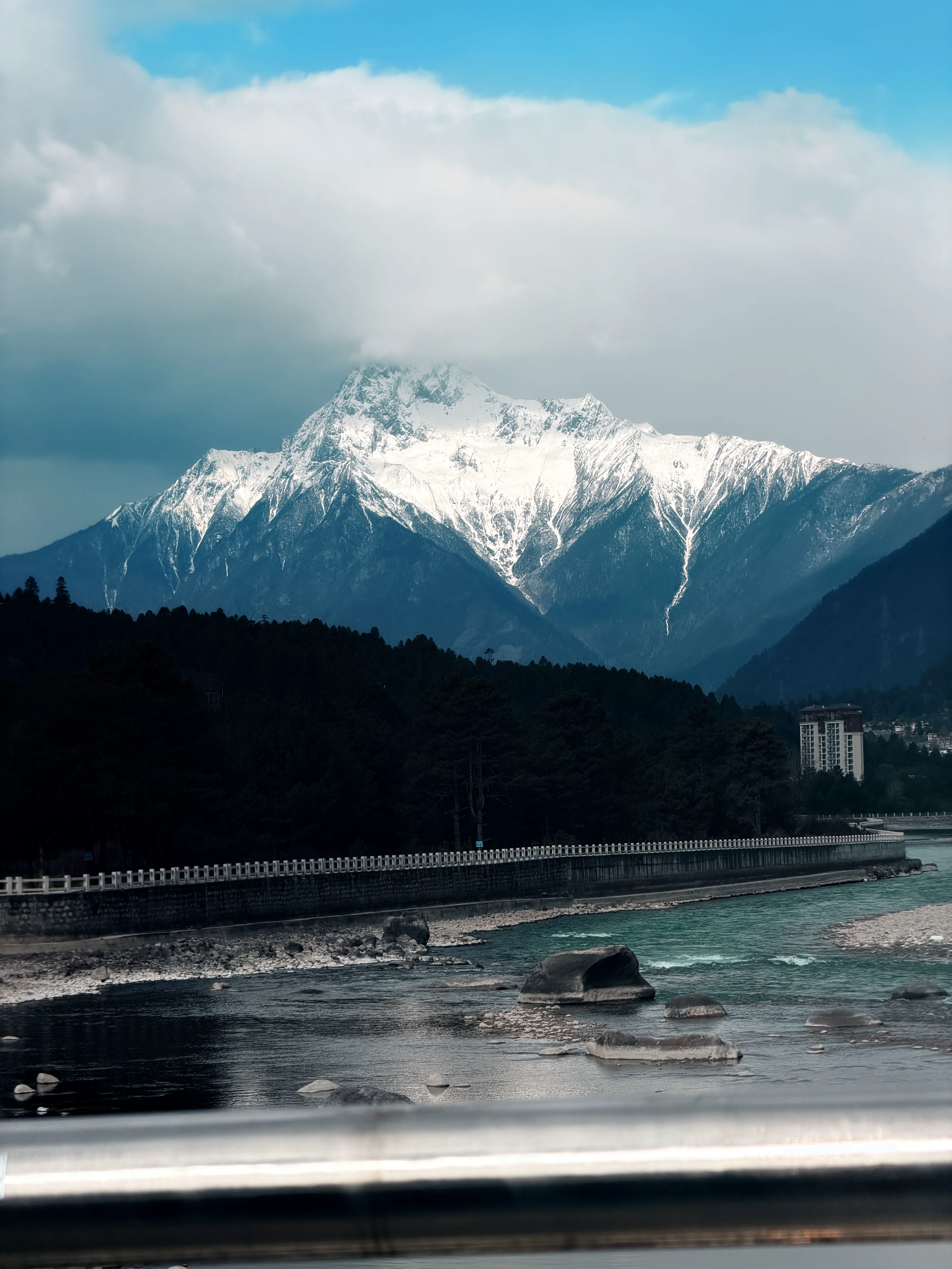 林芝雪景,进藏之门